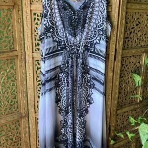 Chic Black and White Maxi Dress